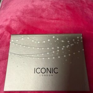 ICONIC London Blaze Chaser Face Palette